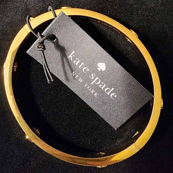 Kate Spade Gold studded hinged bangle bracelet "Spot The Spade" NWT! ♠️ - Picture 5 of 16